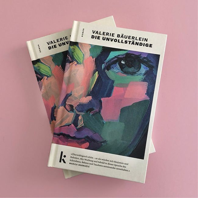 Zwei Cover von »Die Unvollständige« übereinander.