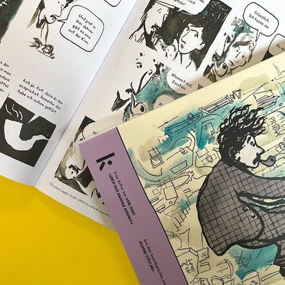 Offene Graphic Novel 'Einstein in Kafkaland' mit gezeichneten Dialogszenen und surrealen Illustrationen im Kafka-Stil.